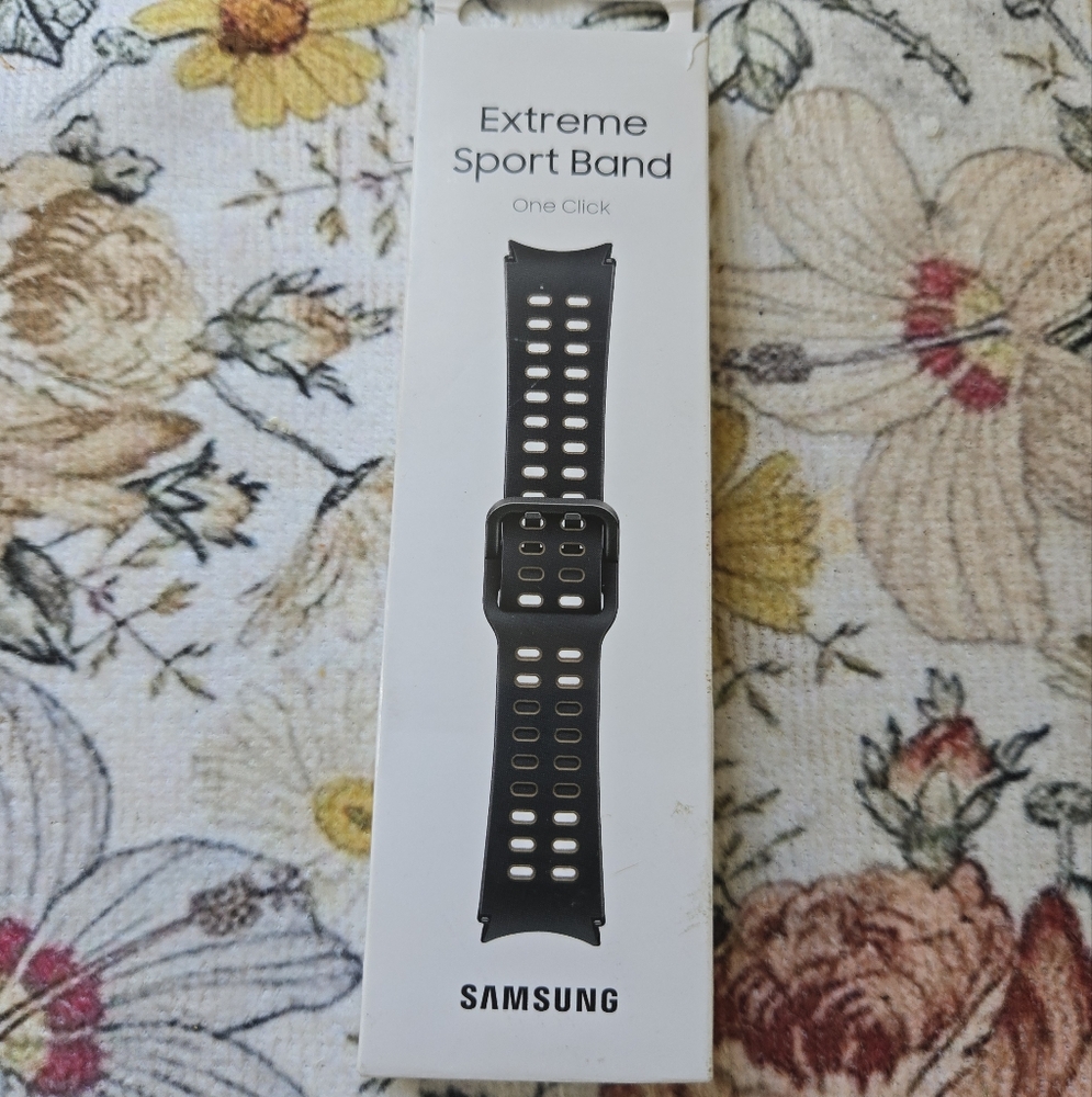 Open Box Samsung Galaxy Extreme Sport Watch Band M/L